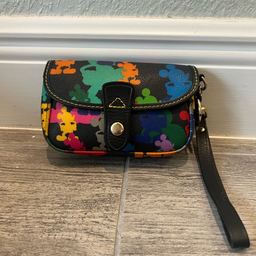 Disney Dooney& Bourke Mickey Silhouette Wristlet